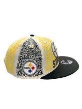Load image into Gallery viewer, “Yellow Jacket Snap”