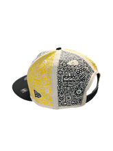 Load image into Gallery viewer, “Yellow Jacket Snap”